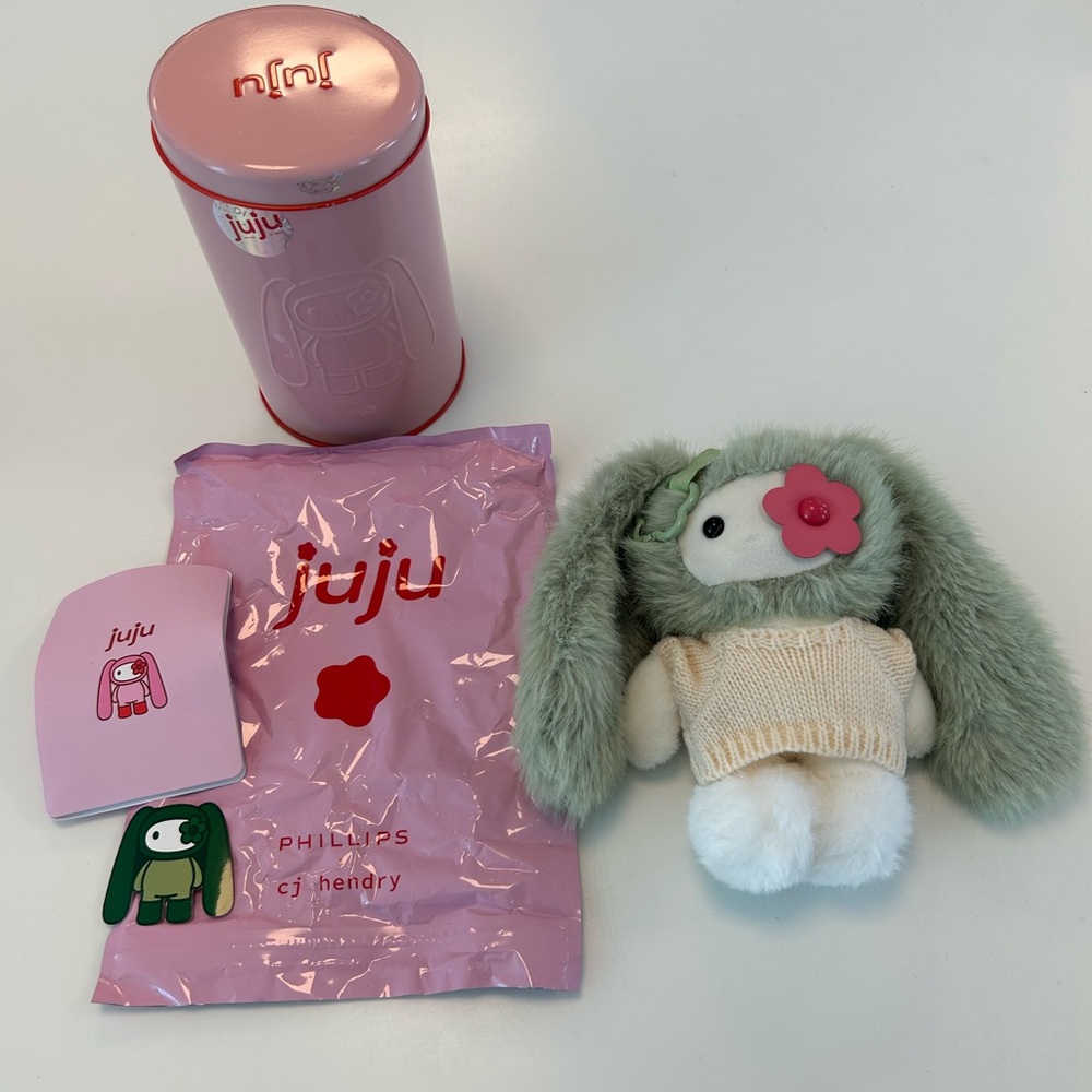 Juju by CJ Hendry Plush with Green Ears and Pink Flower - Picture 3 of 3